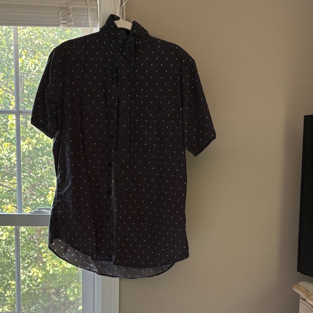 Uniqlo Black Short Sleeve Button Down Shirt